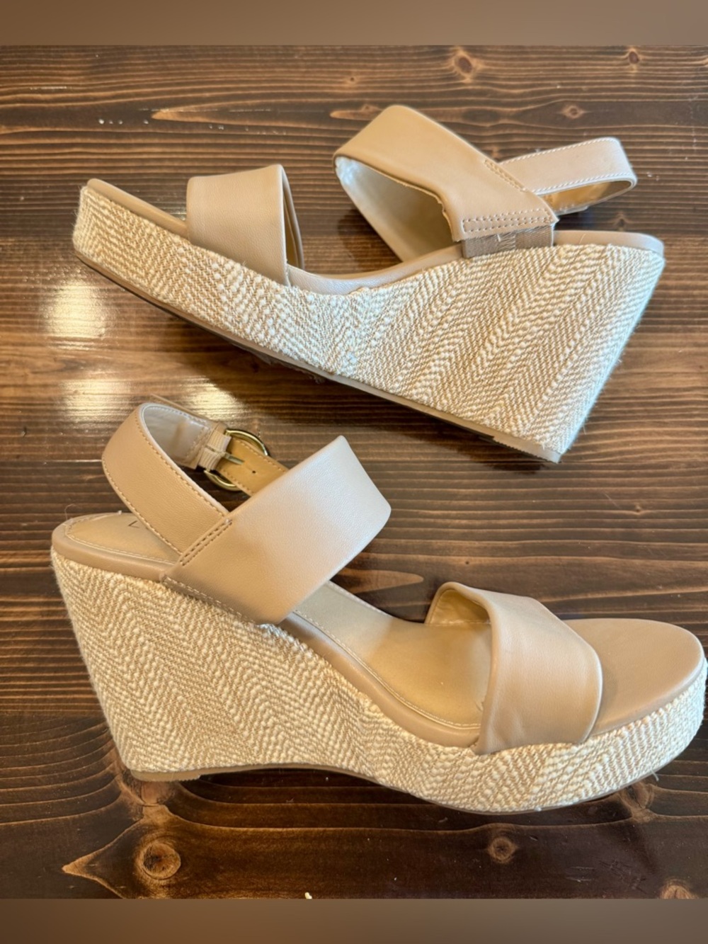 LC Lauren Conrad Wileen Tan Wedge Sandals with Gold Buckle Size 9 - Picture 2 of 7